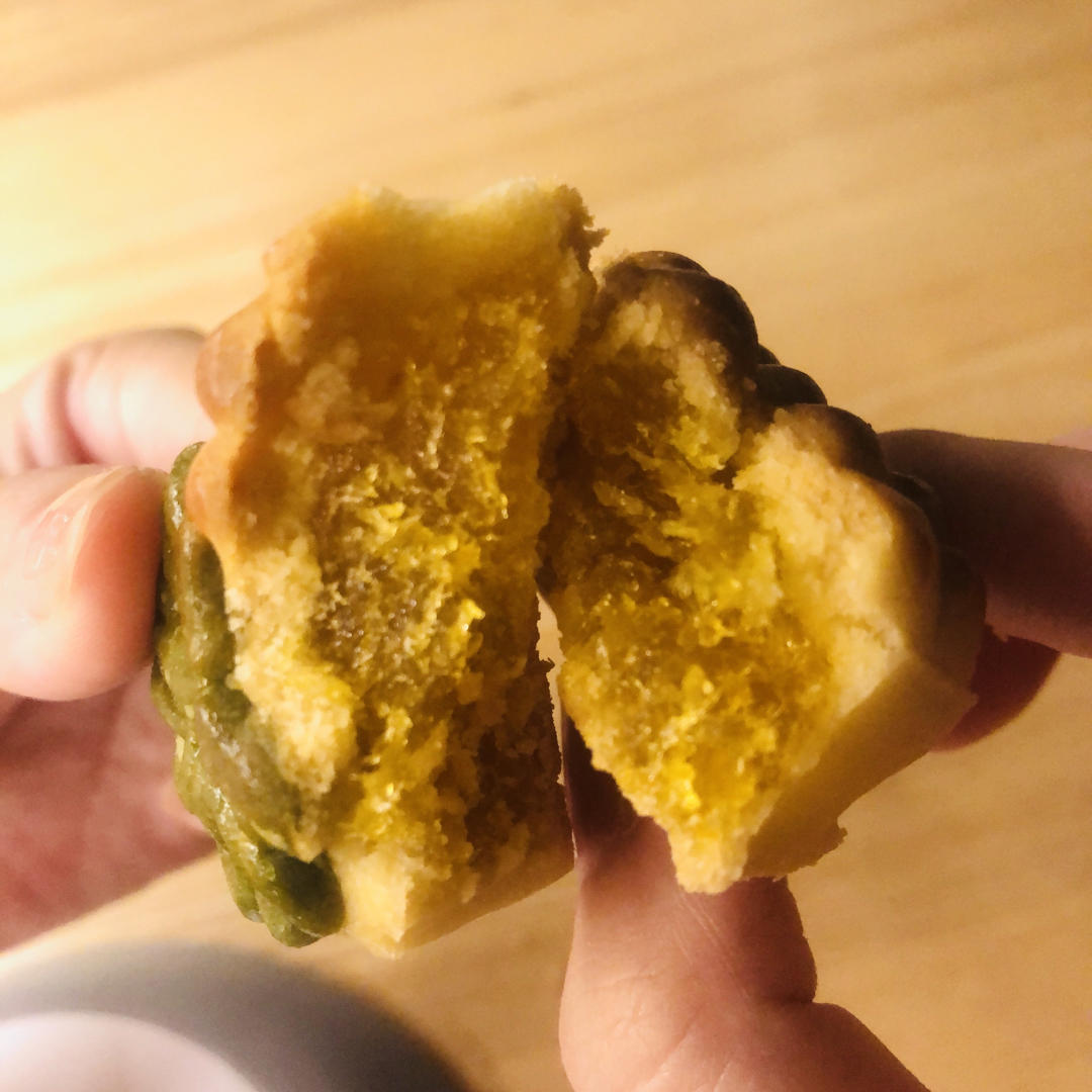 广式月饼通用饼皮（内附凤梨小菠萝🍍月饼的详细做法）