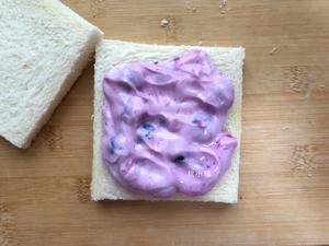 爆浆酸奶蓝莓西多士的做法 步骤3
