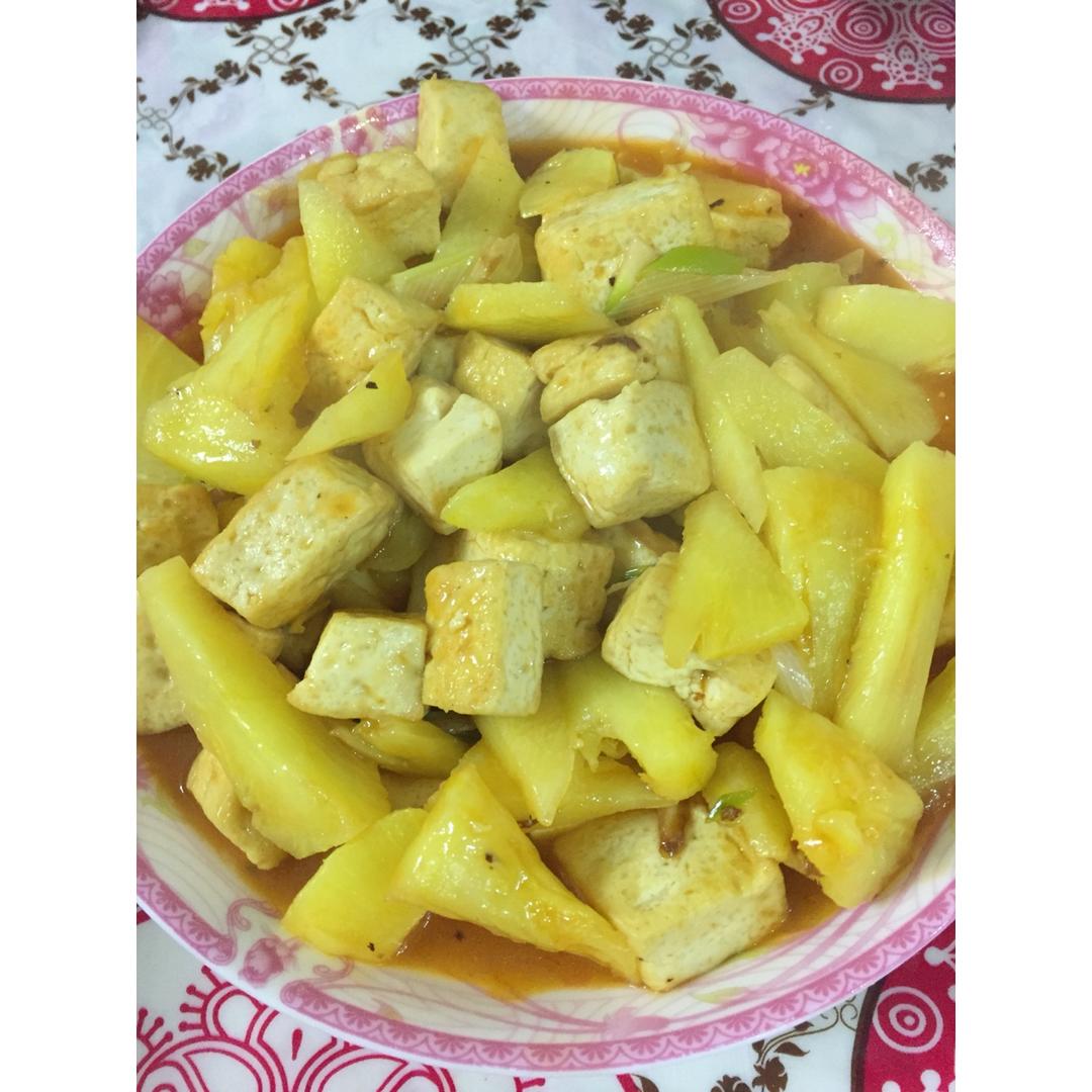 菠萝咕咾豆腐
