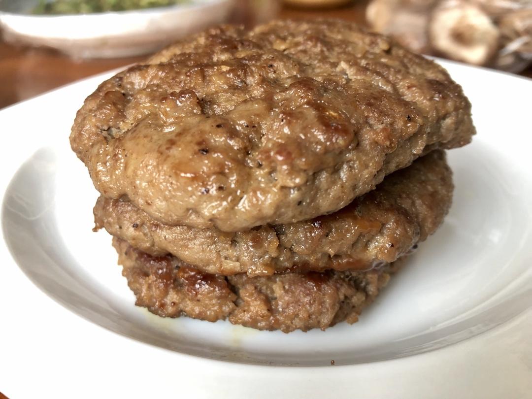 【常备餐之好吃多汁的汉堡牛肉饼图片】椰子的翅膀_下厨房