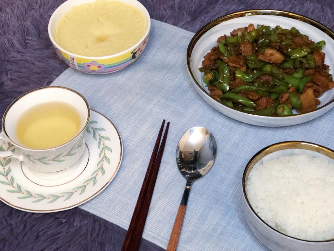 农家小炒肉【记忆中勾魂的油汤】