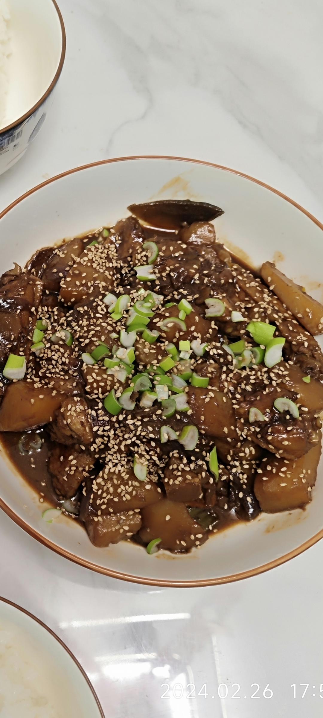 巨下饭的鲜虾鸡翅玉米煲