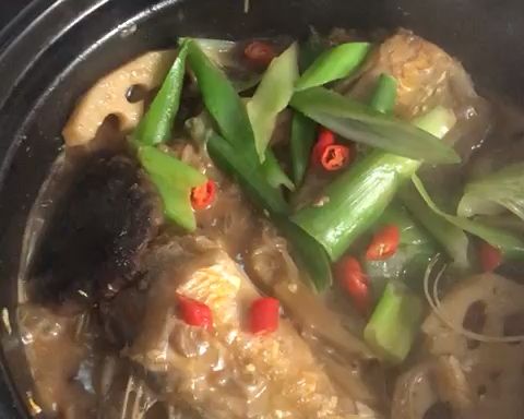 鳗鱼香锅的做法