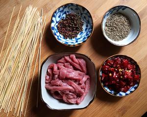麻辣【串串香】秘制麻辣牛肉腌法，聚会来锅撸串的做法 步骤2