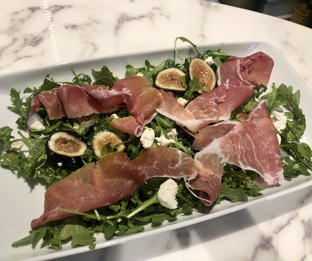 Arugula fig prosciutto salad的做法 步骤1