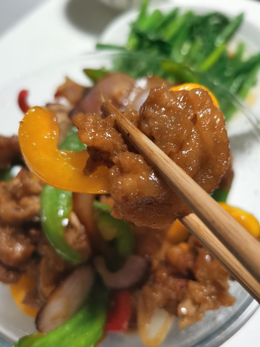 厨师长教你：“溜肉段”的家常做法，外酥里嫩唇齿留香
