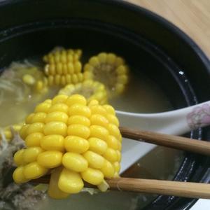 玉米黄芪扇骨汤的做法 步骤5