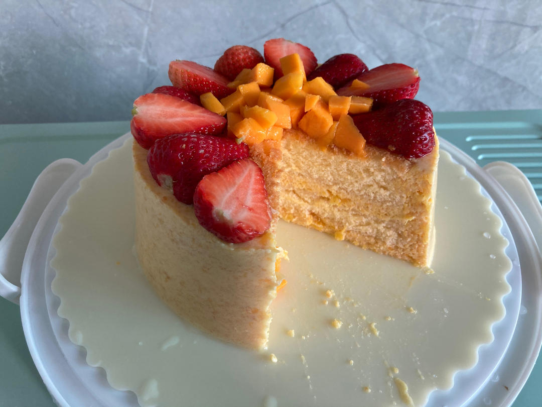 6寸草莓慕斯蛋糕