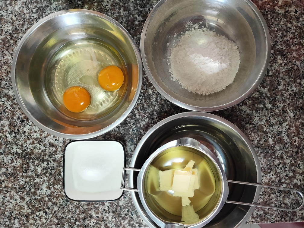 平底锅版黑芝麻蛋卷（在家也能做出如此酥脆的蛋卷）的做法 步骤1