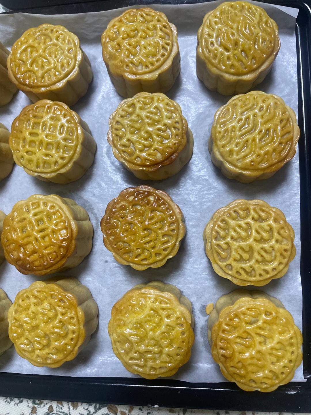 如何做出不塌陷不鼓腰花纹清晰的月饼（超详细的步骤和方法）