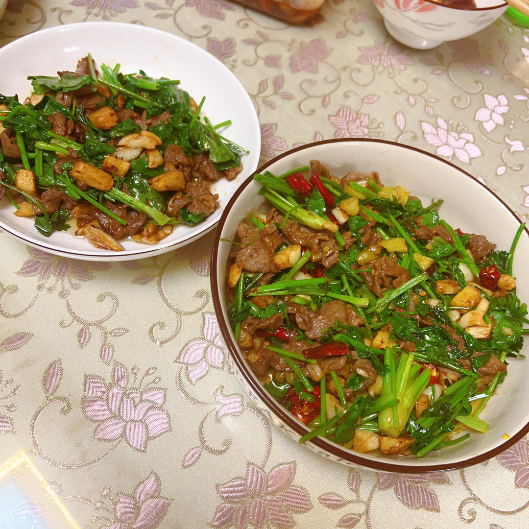 小炒黄牛肉，肉嫩味香！太好吃了简直是米饭杀手！