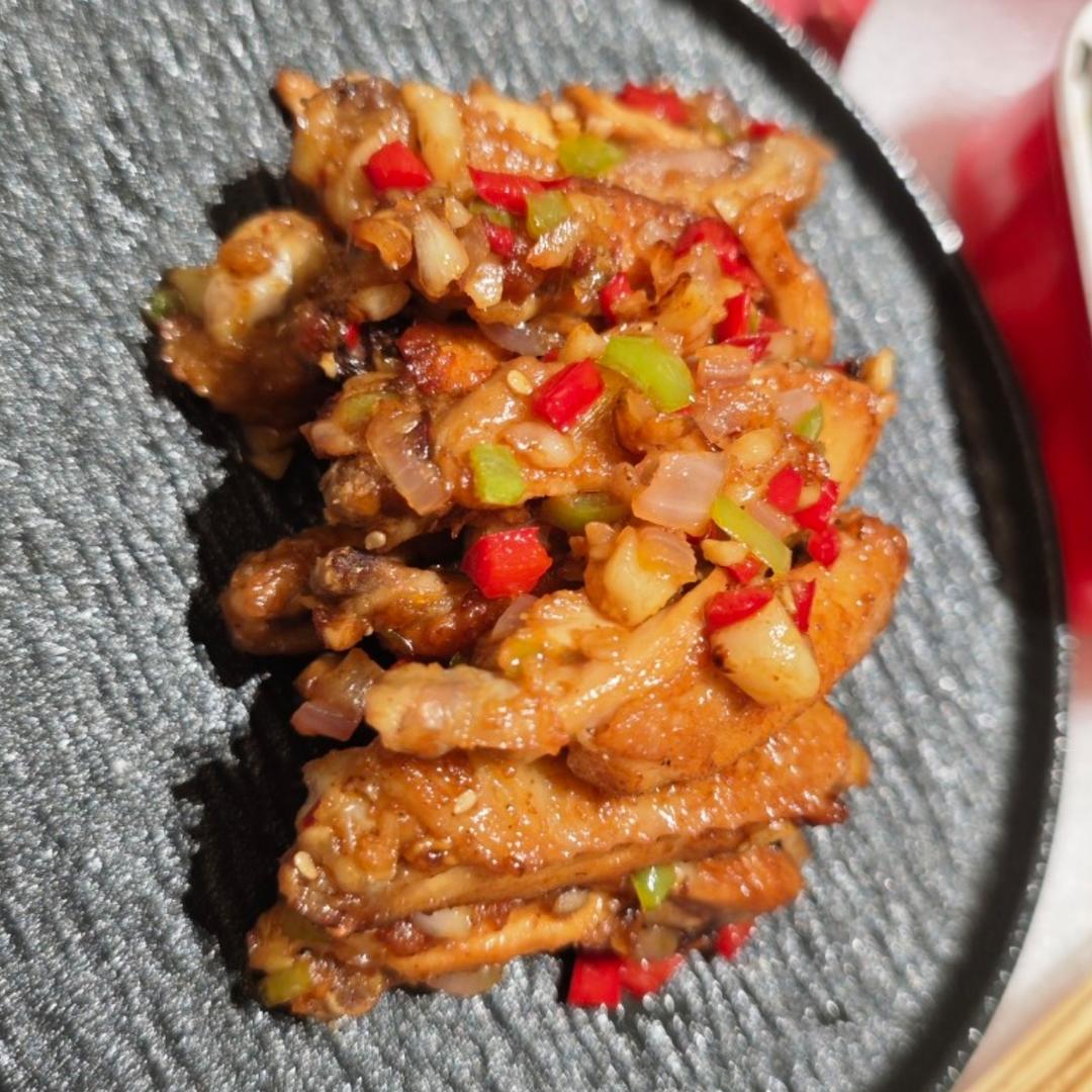 网红菜～好吃到嗦手指的蒜香鸡翅