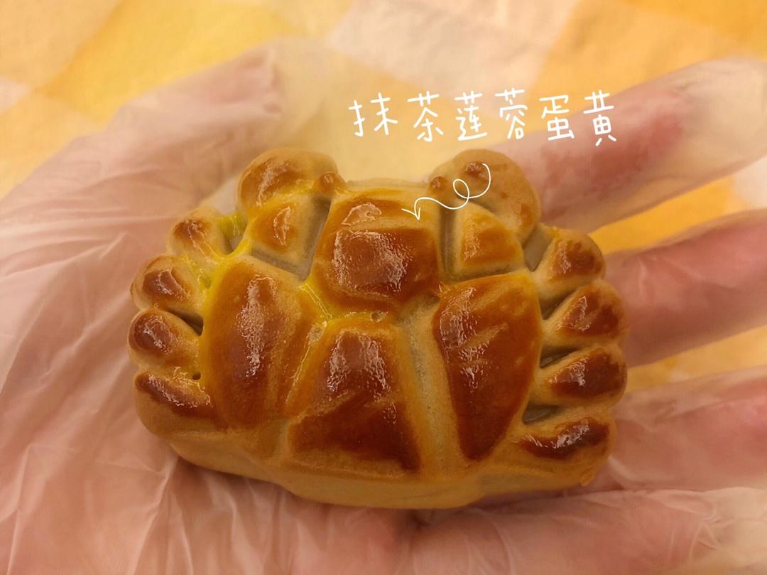 螃蟹月饼，广式蛋黄莲蓉螃蟹月饼，中秋月饼