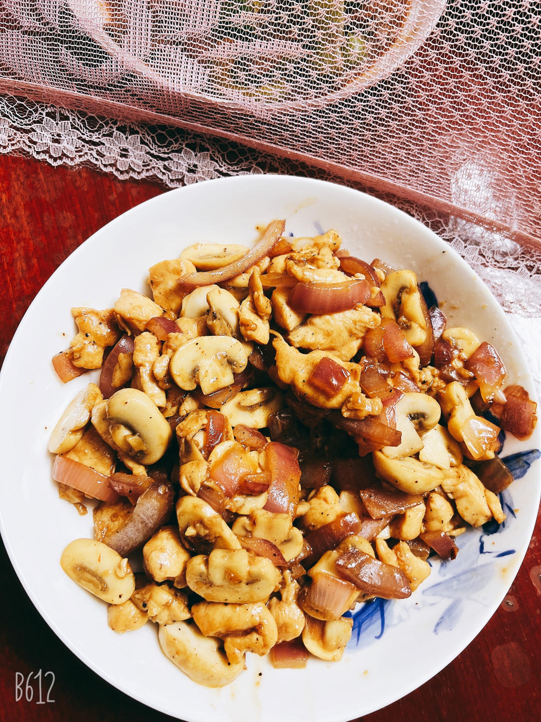 嫩滑不柴❗️爆好吃的黑椒口蘑炒鸡胸肉～绝了