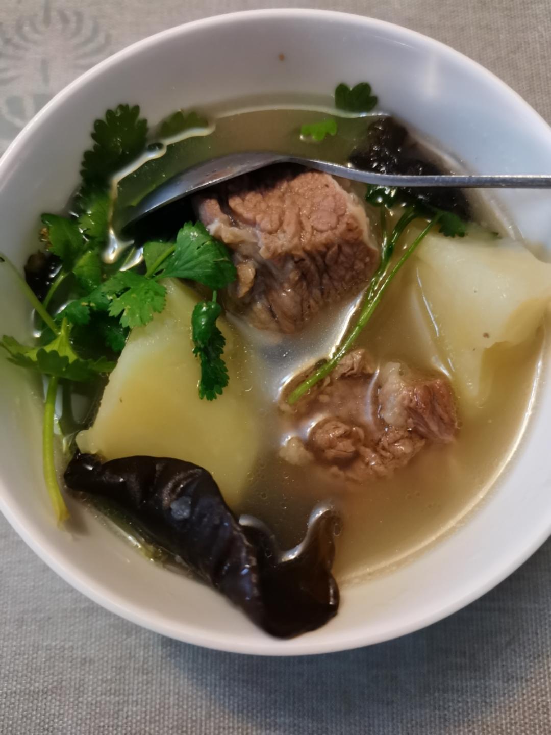 土豆番茄牛腩汤