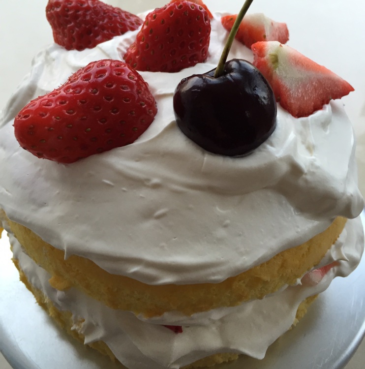 时下流行的鲜奶油戚风裸蛋糕