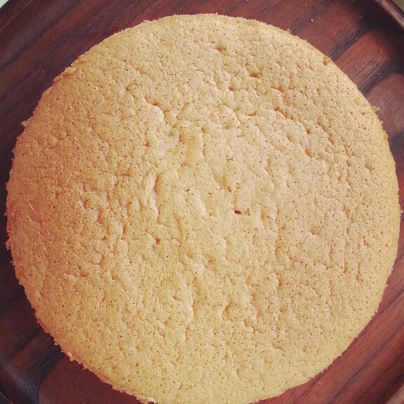 超简单完美戚风蛋糕（6寸2蛋）附打发、翻拌、脱模视频