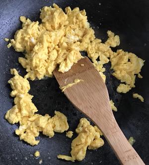 家常小炒—黄瓜🥒木耳炒鸡蛋的做法 步骤4