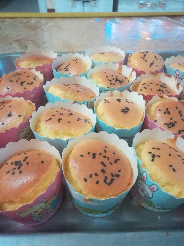 全蛋打发纸杯蛋糕的做法