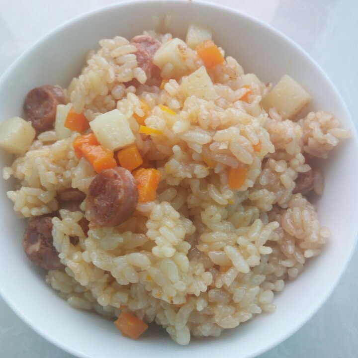 电饭煲腊肠米饭(超简单)