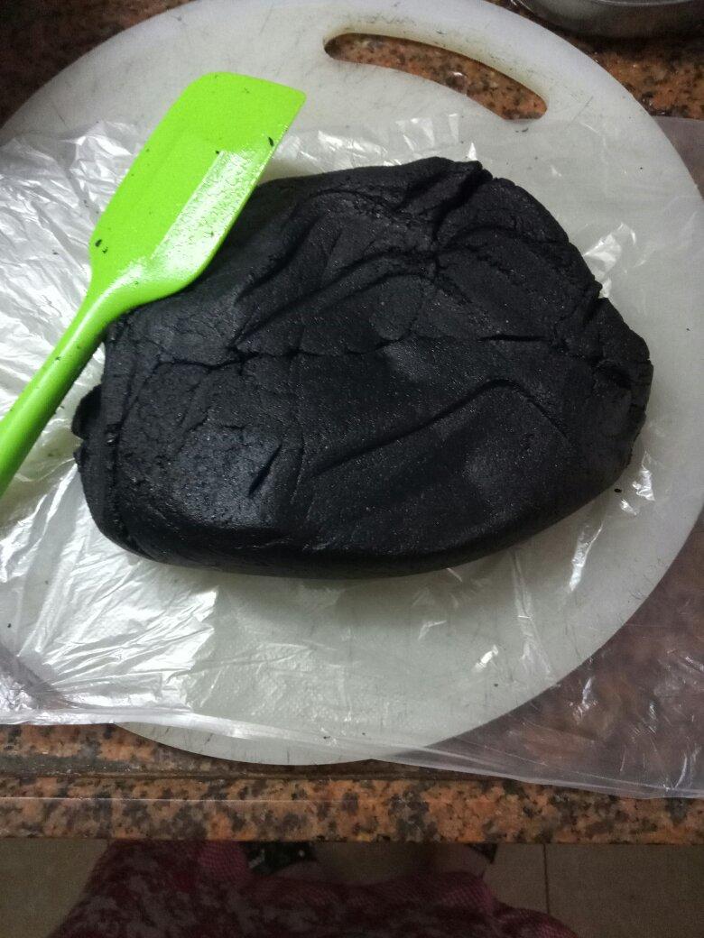 黑芝麻馅月饼