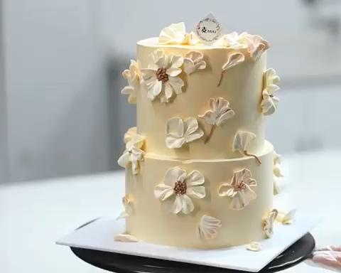 简易裱花奶油蛋糕制作婚礼蛋糕 双层蛋糕的做法