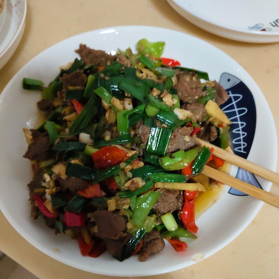 小炒黄牛肉，肉嫩味香！太好吃了简直是米饭杀手！