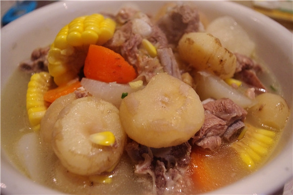 胡萝卜玉米排骨汤