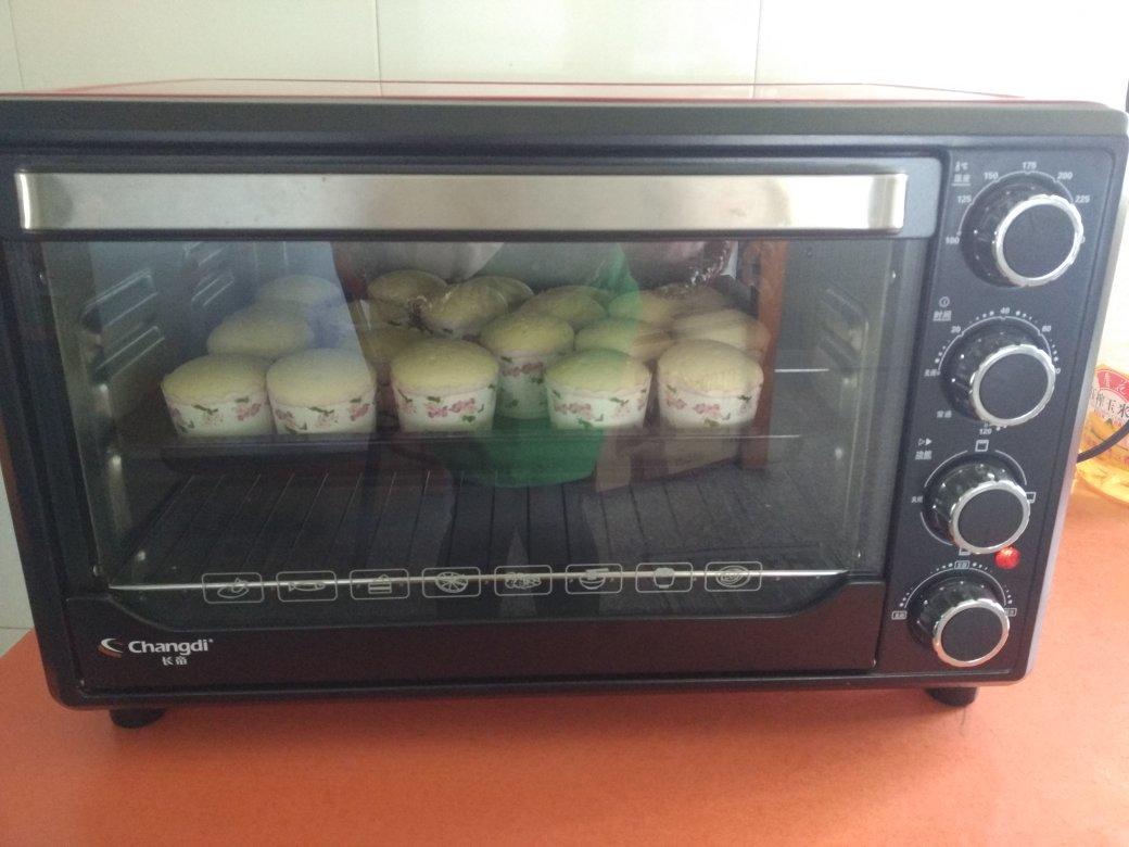 不回缩不凹底的戚风纸杯蛋糕～