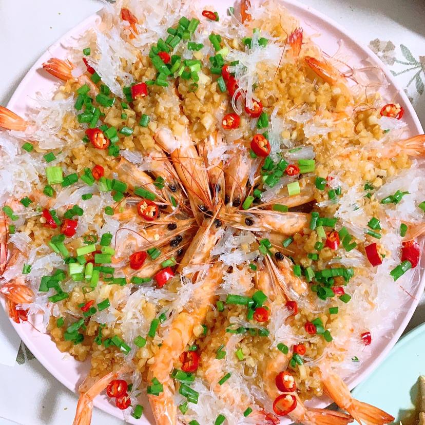 【蒜蓉粉丝蒸虾】