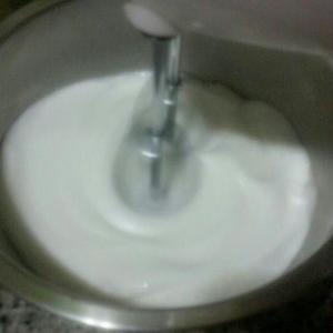黄油奶油霜裱花的做法 步骤3