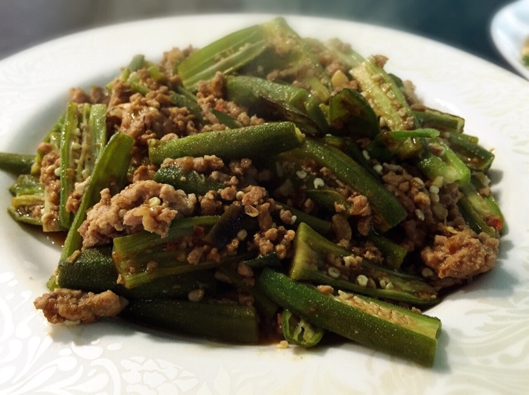 肉末炒秋葵