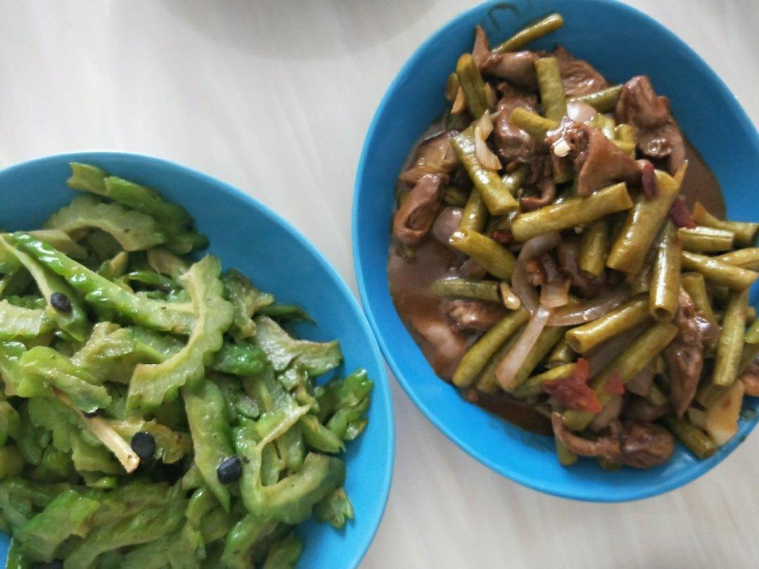 下饭菜～鸡心辣炒芋荷