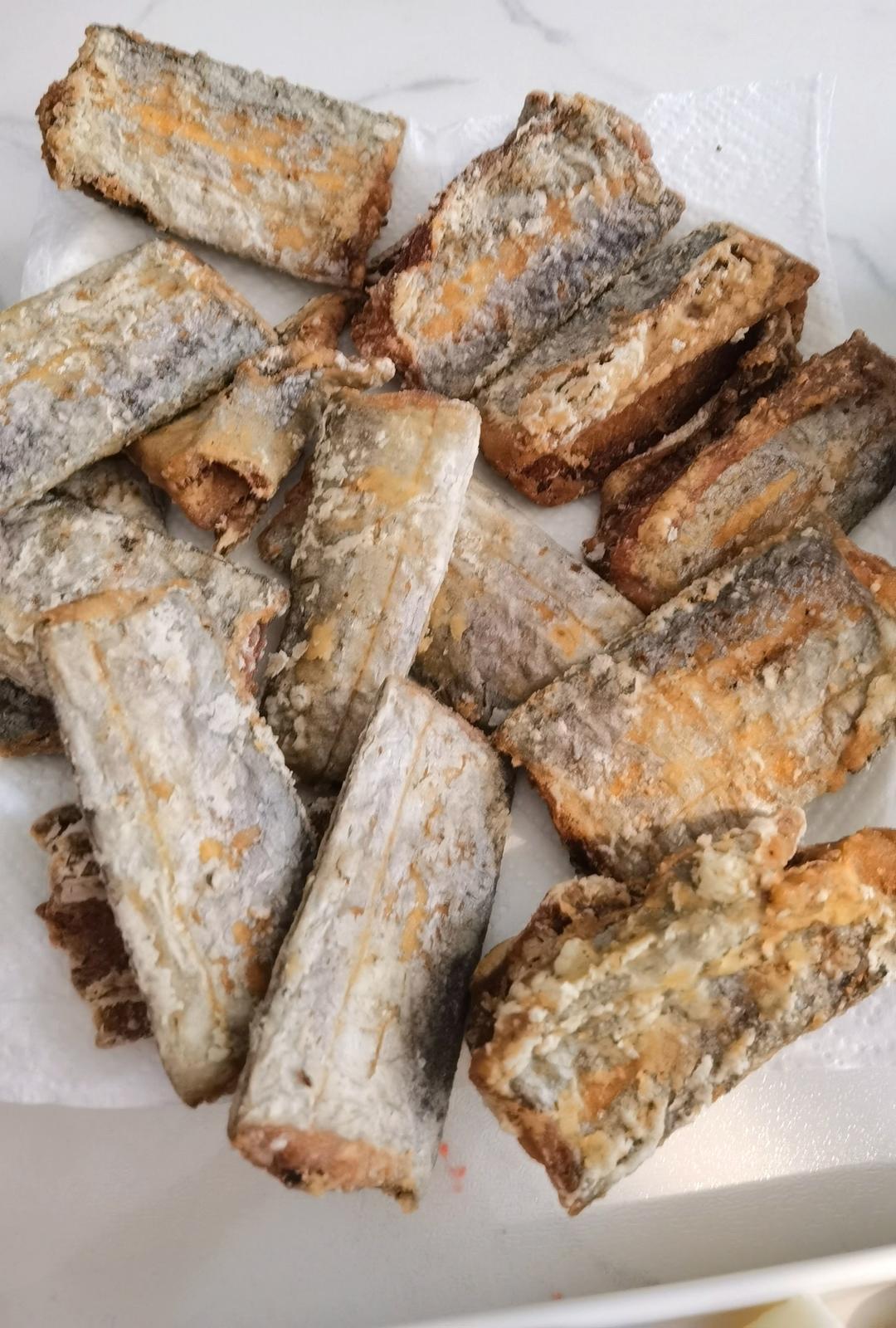 焦香酥脆干炸带鱼
