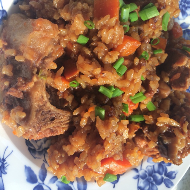 喷香排骨焖饭（爆好吃）