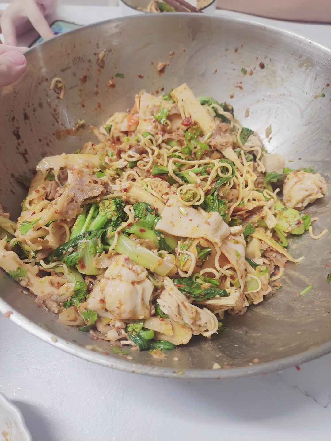 比麻辣烫好吃百倍！自制超过瘾巨解馋麻辣拌