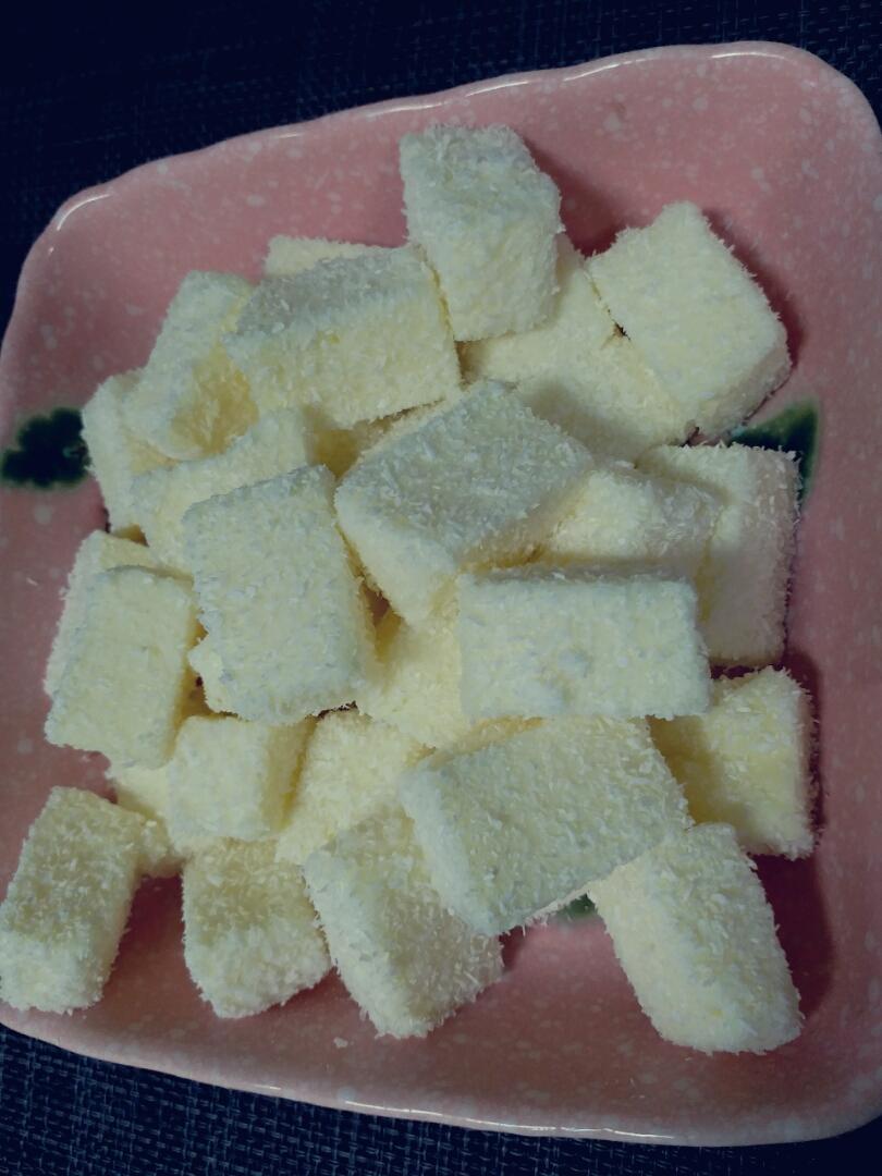 完胜85度C牛奶椰丝小方