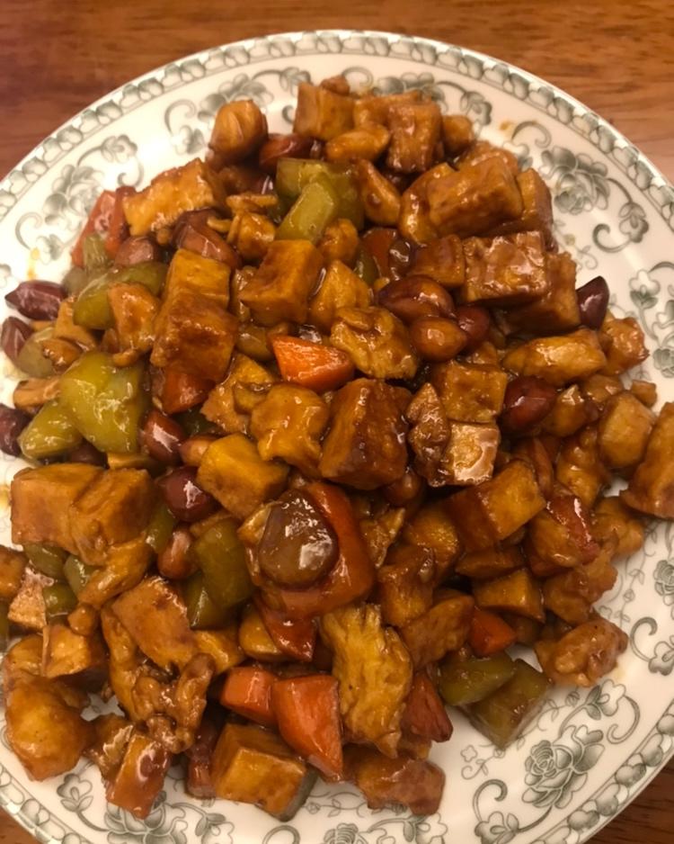 宫爆鸡丁~~米饭好伴侣，甜香鲜，家有孩子的一定要这样做，营养美味好吸收