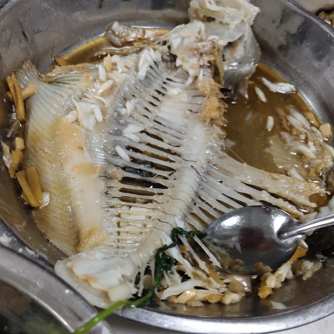 简单清蒸多宝鱼，加点蒸鱼豉油就够了