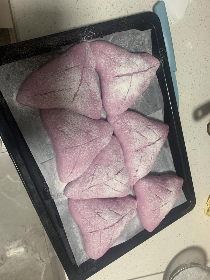 『无需手套膜』👋
麻薯奶酪蔓越莓欧包🍩一次成功的软面包