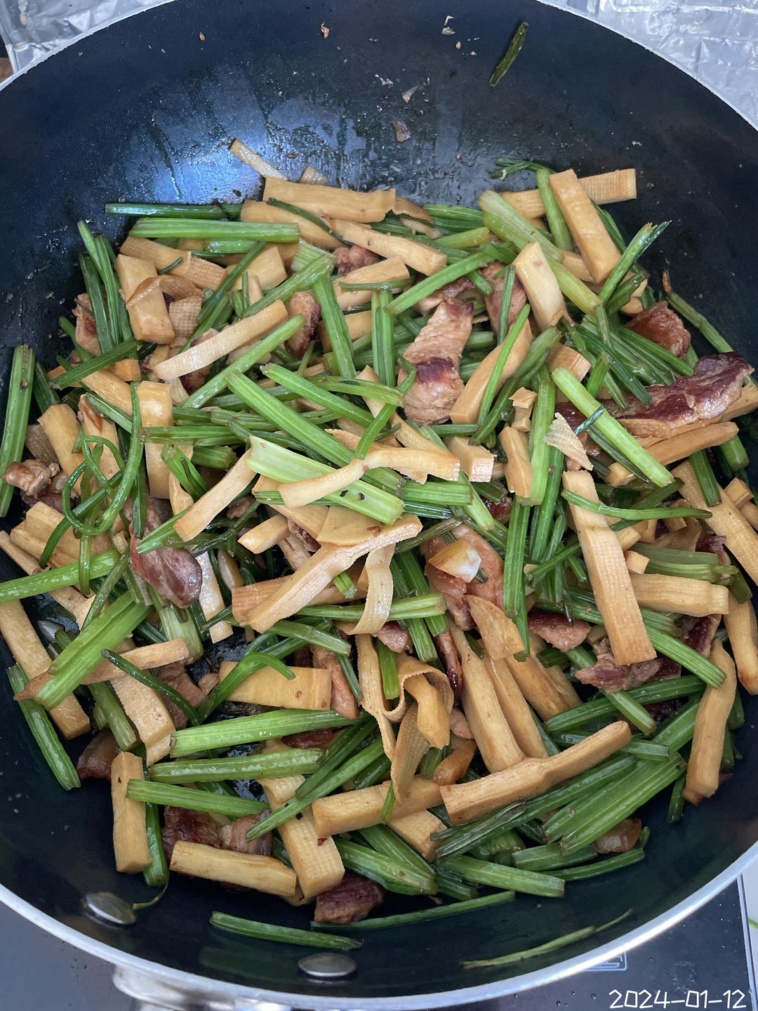 能干三碗饭的芹菜炒肉
