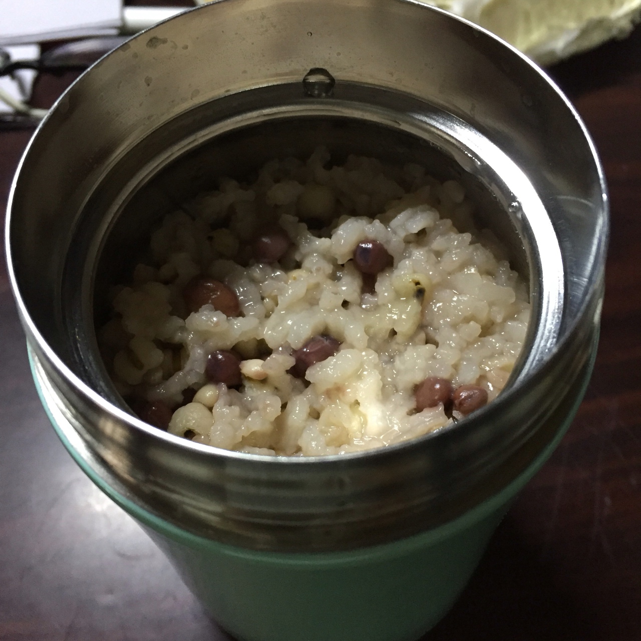 焖烧杯版薏米红豆汤