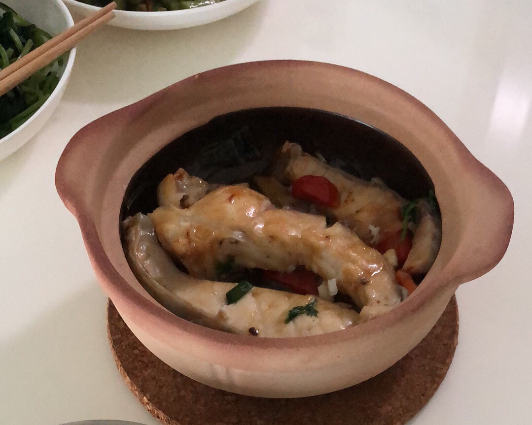 砂锅焖鱼腩的做法