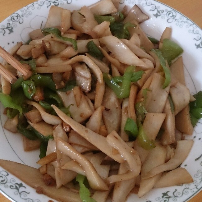 青椒素炒杏鲍菇