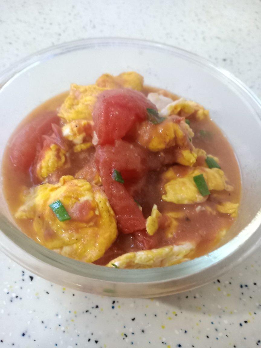 西红柿炒鸡蛋时，多加这一步，鸡蛋香嫩又入味
