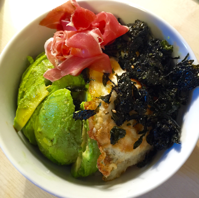 牛油果海苔肉松拌饭