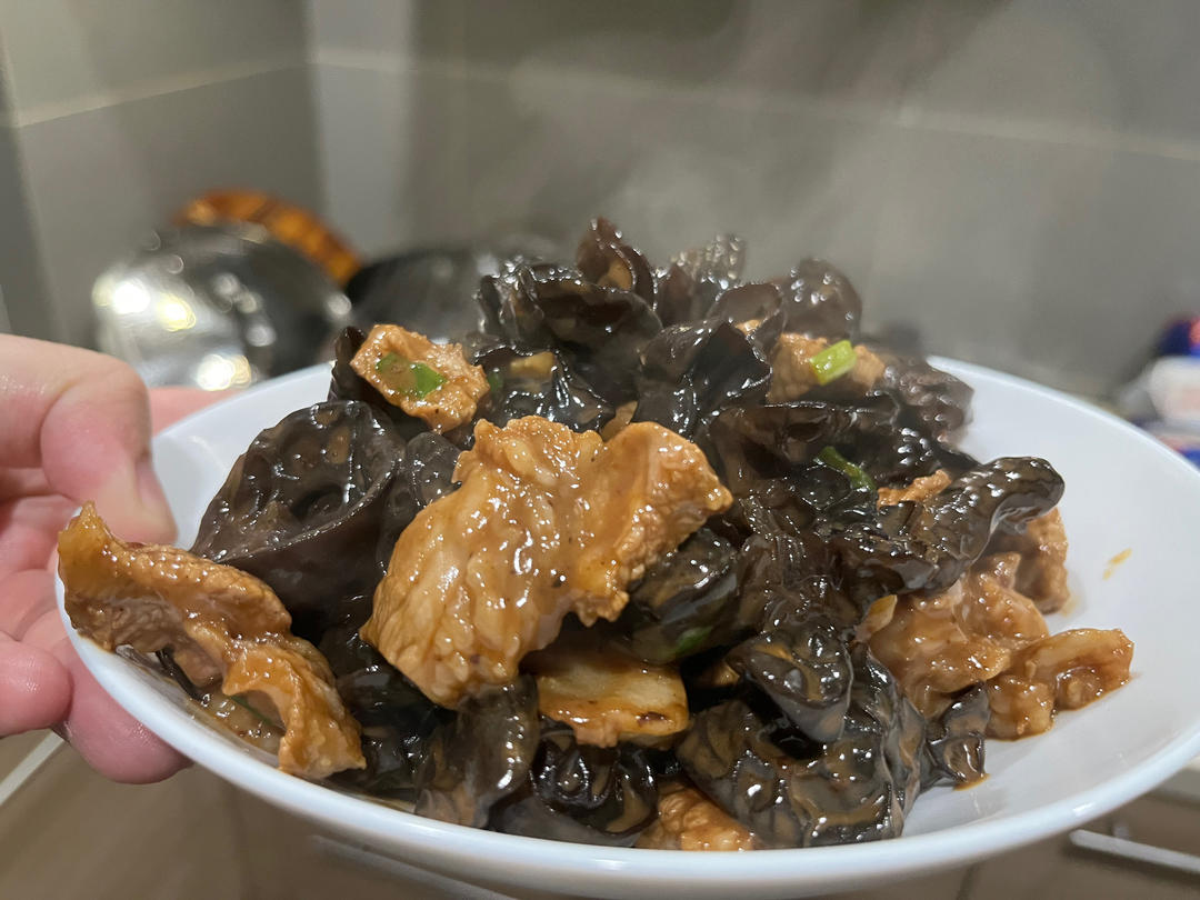 最喜爱的东北菜！木耳炒肉片