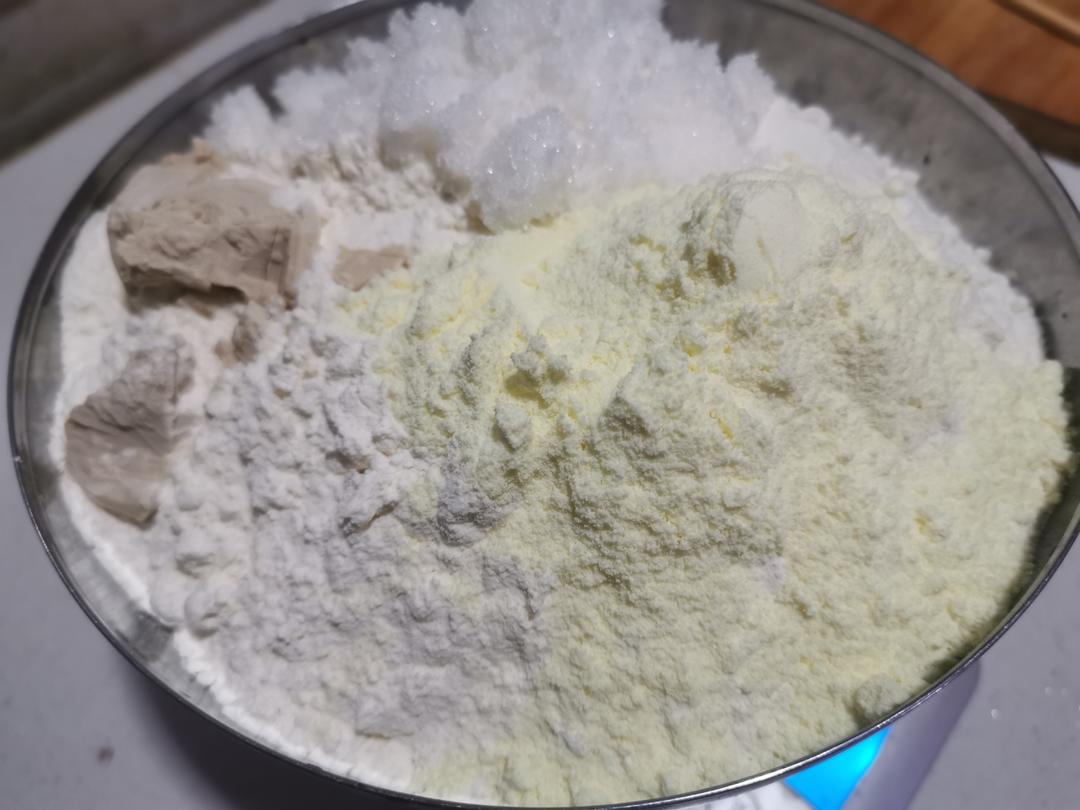 纯奶手撕吐司的做法 步骤1