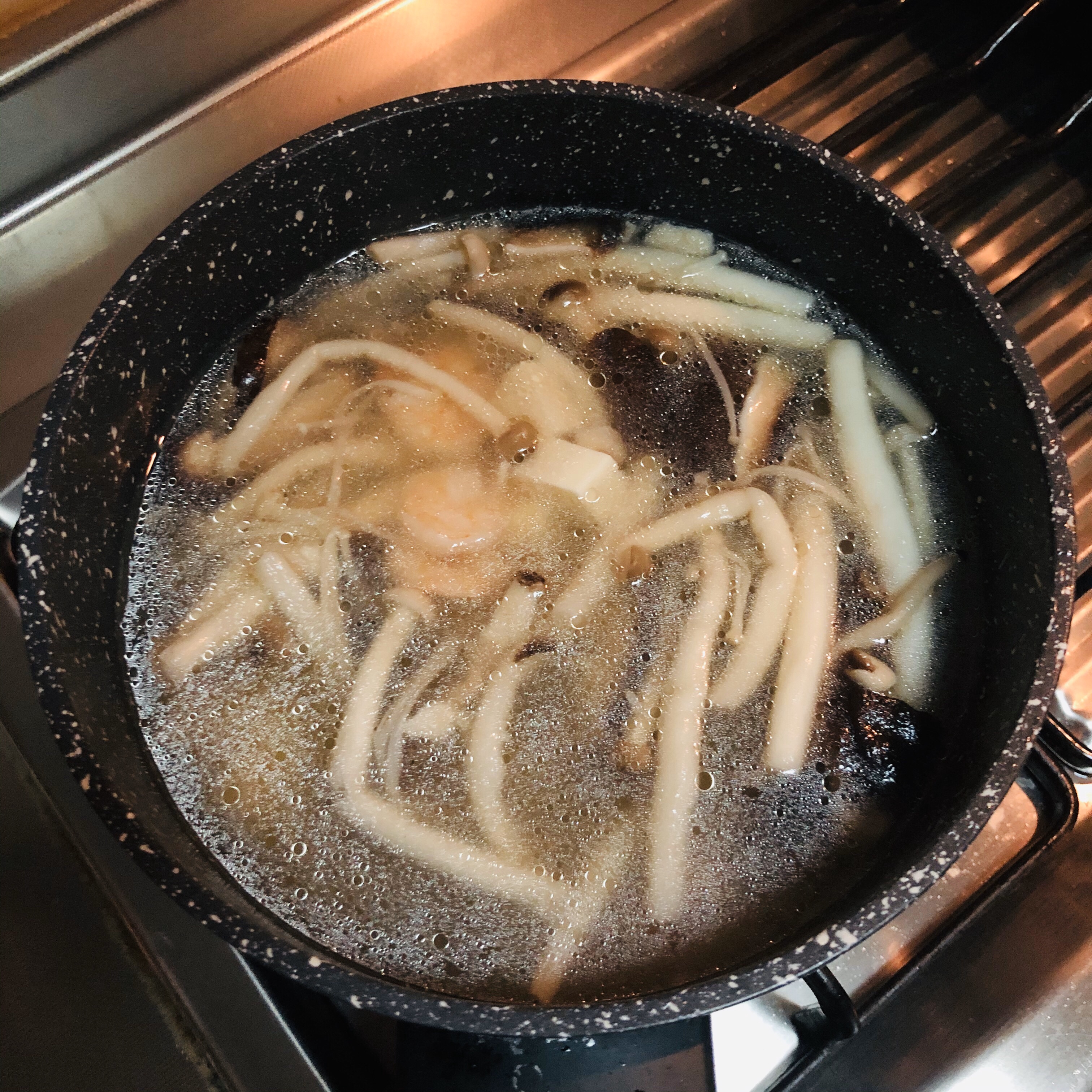 鸡汁菌菇虾仁豆腐汤+太太乐鲜鸡汁快手菜的做法 步骤5