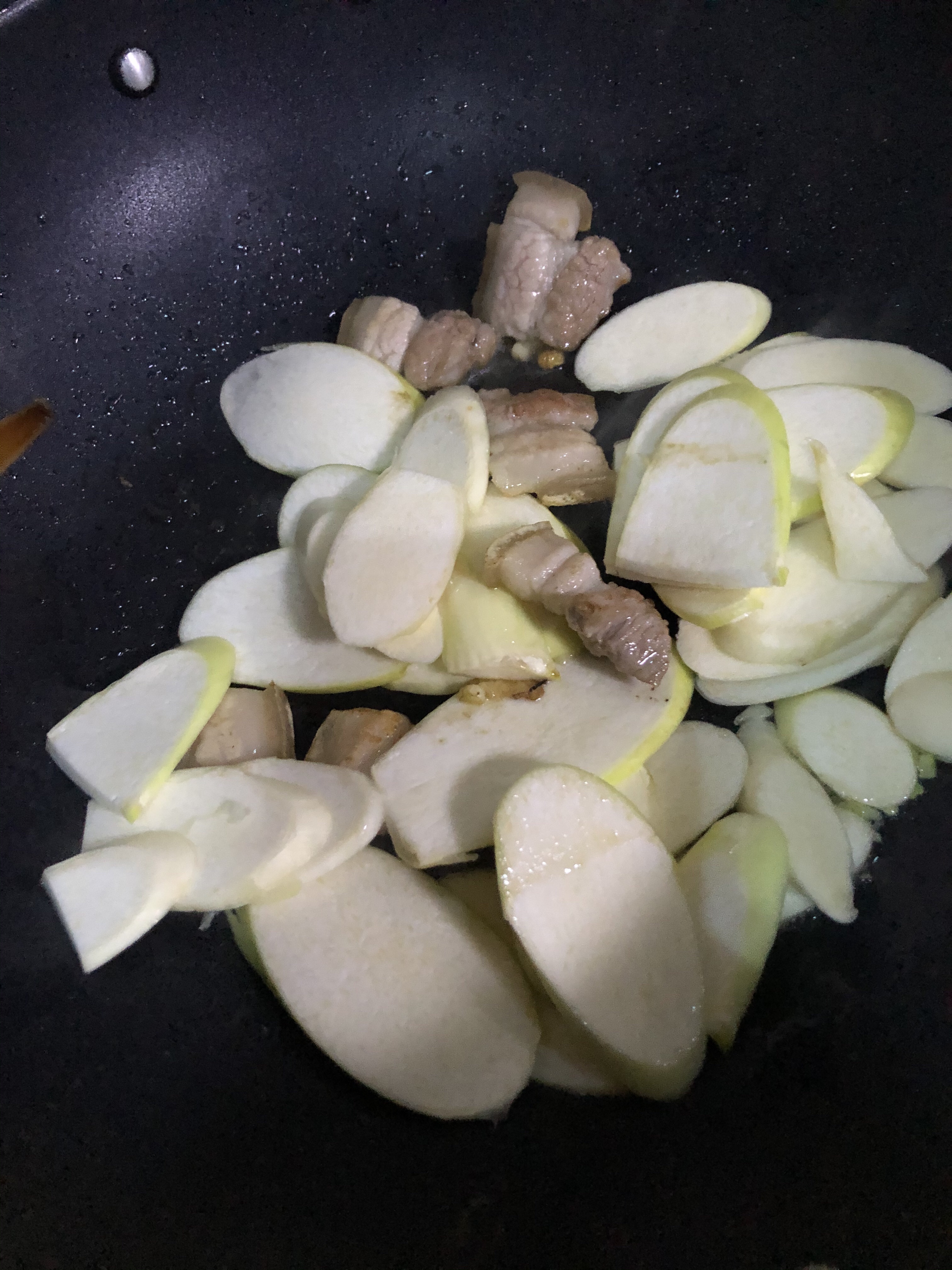 超简单👍快手菜👍茭白炒肉的做法 步骤3
